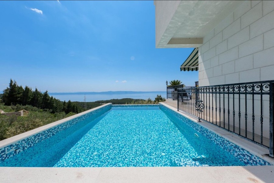 Villa mit Infinity-Pool und Meerblick bei Makarska