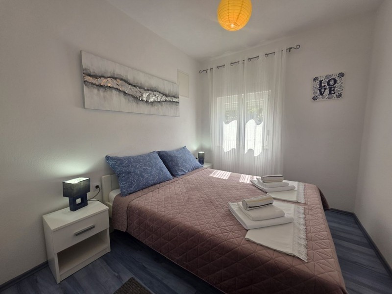 Schlafzimmer mit Doppelbett