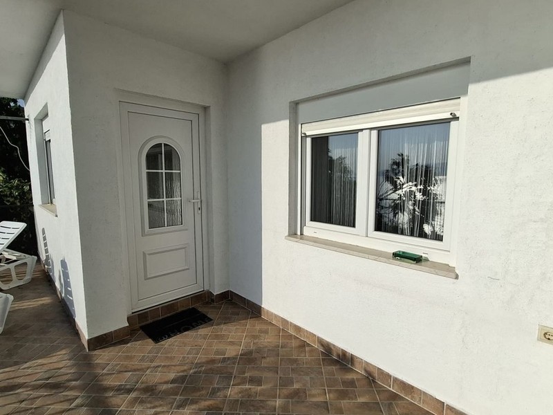 Eingang zum Studio im Erdgeschoss