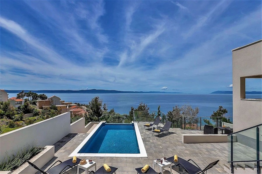 Villa mit Pool und Meerblick in Brela