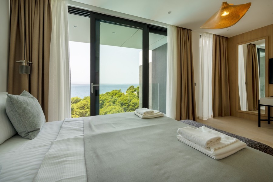 Schlafzimmer mit Blick auf das Meer