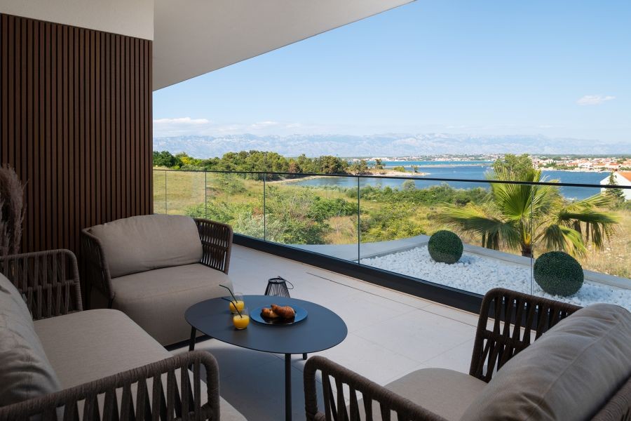Villa mit Meerblick und Pool in Zadar