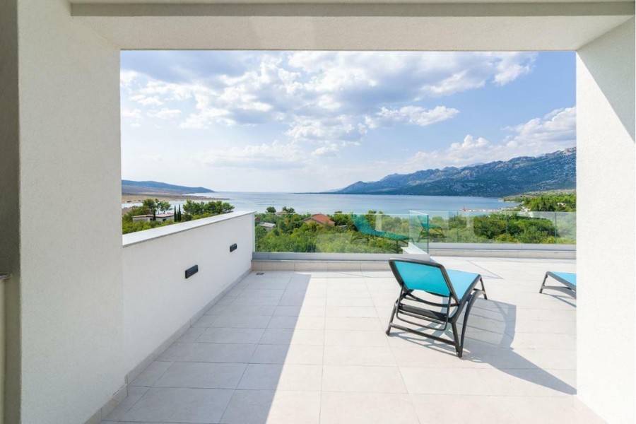 Villa mit Meerblick und Pool bei Zadar
