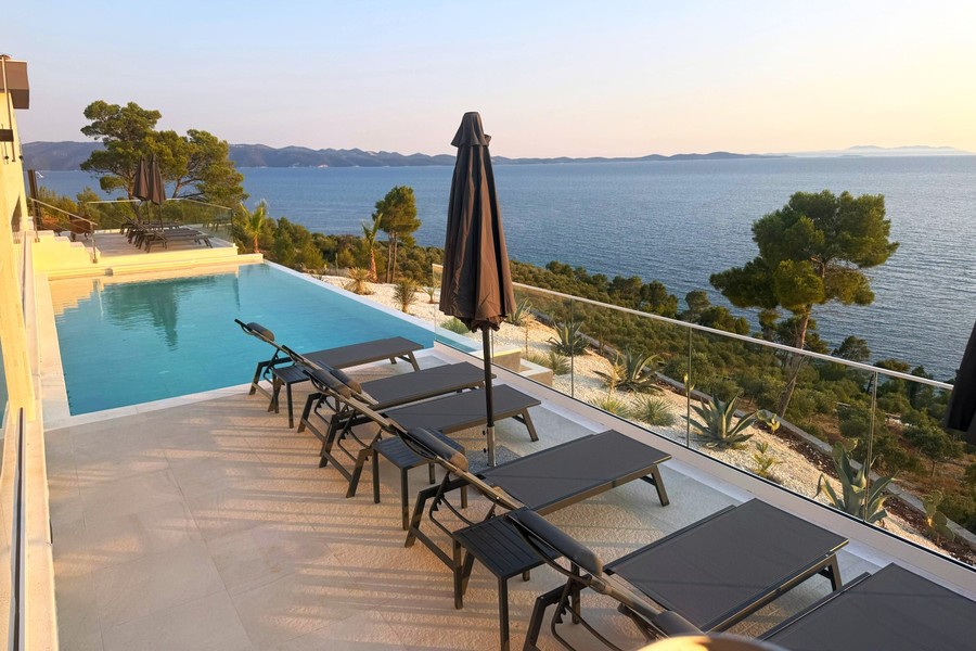 Villa mit Pool und Meerblick an der Südküste der Insel Brac