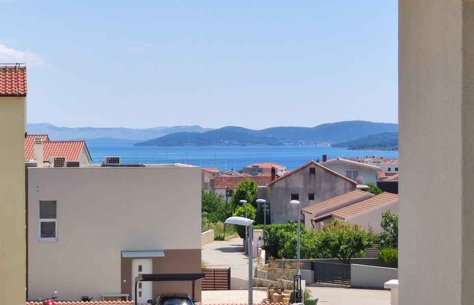 Blick auf das Meer und die Inseln vor Vodice