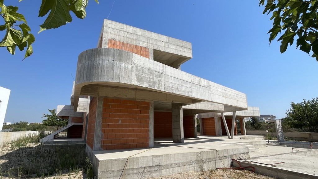 Neubauvilla im Rohbau mit Pool in Vodice, Dalmatien