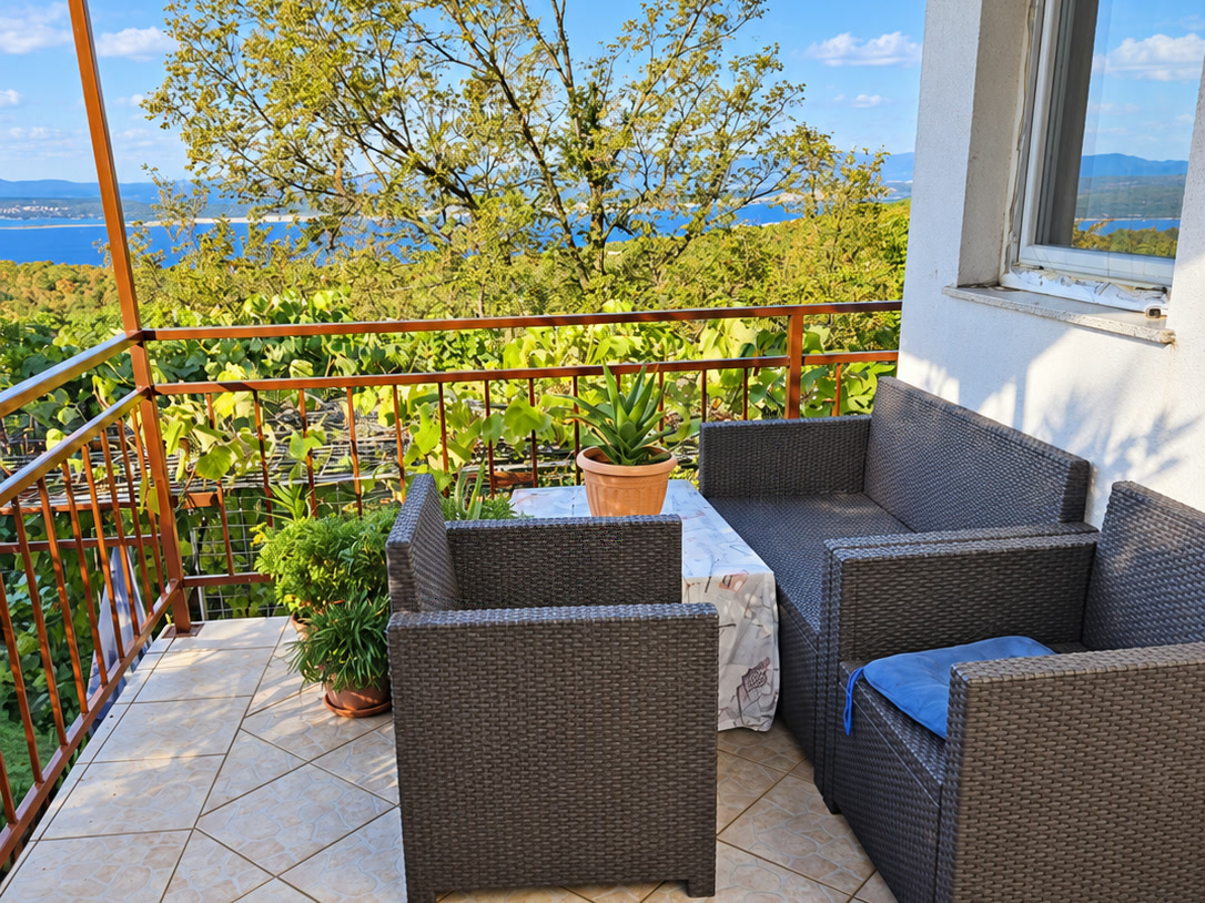 Haus mit Terrasse und Meerblick in Crikvenica