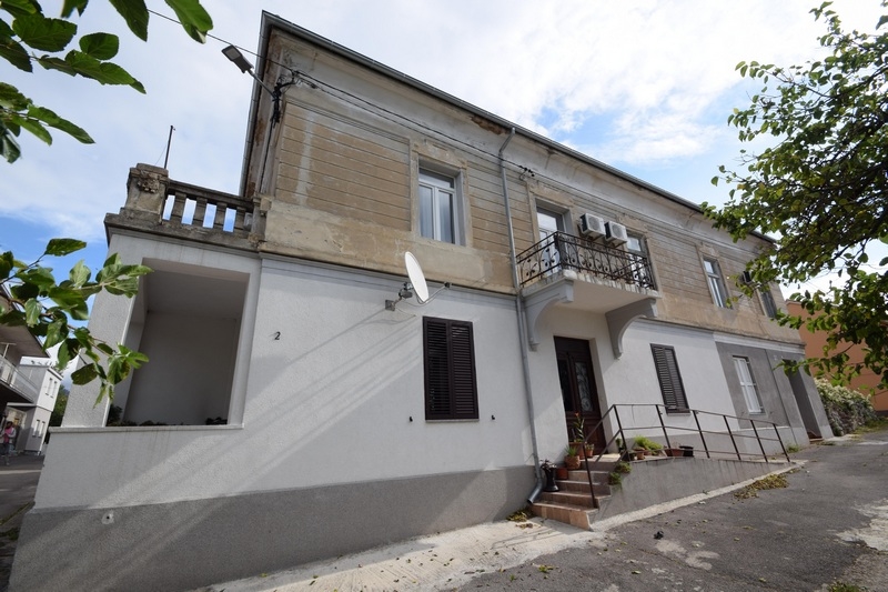 Wohnung zur Renovierung in Kroatien kaufen - Panorama Scouting.