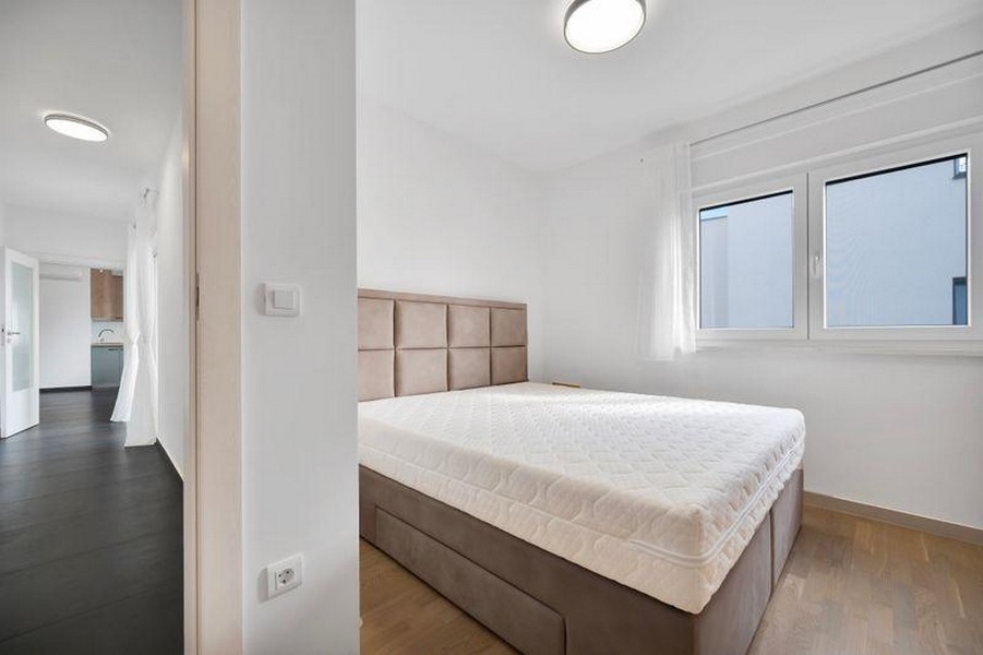 Schlafzimmer mit Doppelbett in Kroatien