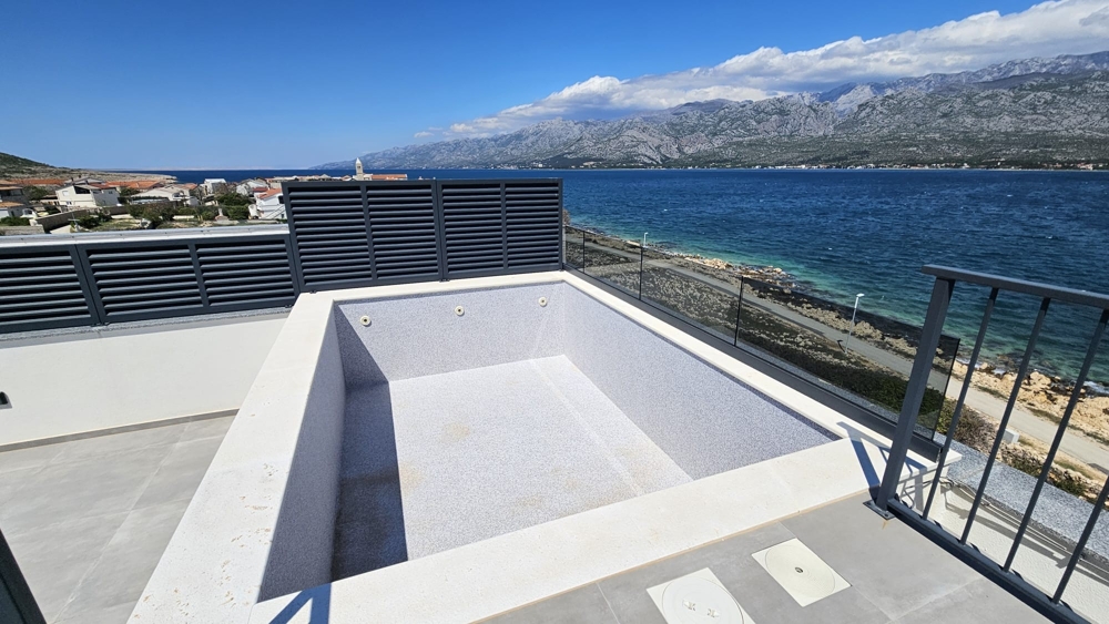 Appartement am Meer in Kroatien kaufen - Panorama Scouting A2382 in der ersten Reihe in Vinjerac, Region Zadar.