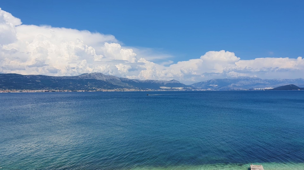Immobilien Kroatien - Insel Ciovo A2562 direkt am Strand zum Kauf.