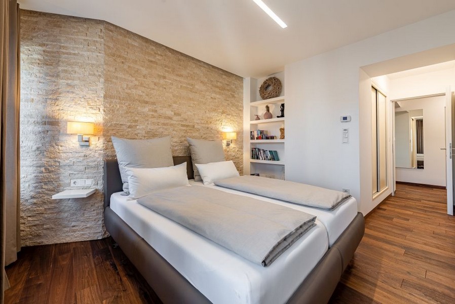 Großes Schlafzimmer.