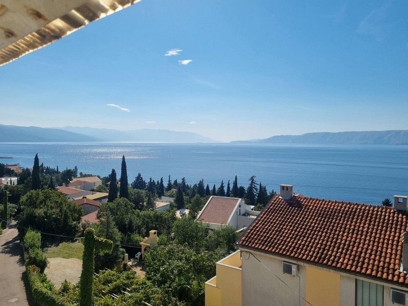 Hochwertige Wohnung mit schönem Meerblick zum Verkauf in Kroatien - Novi Vinodolski.