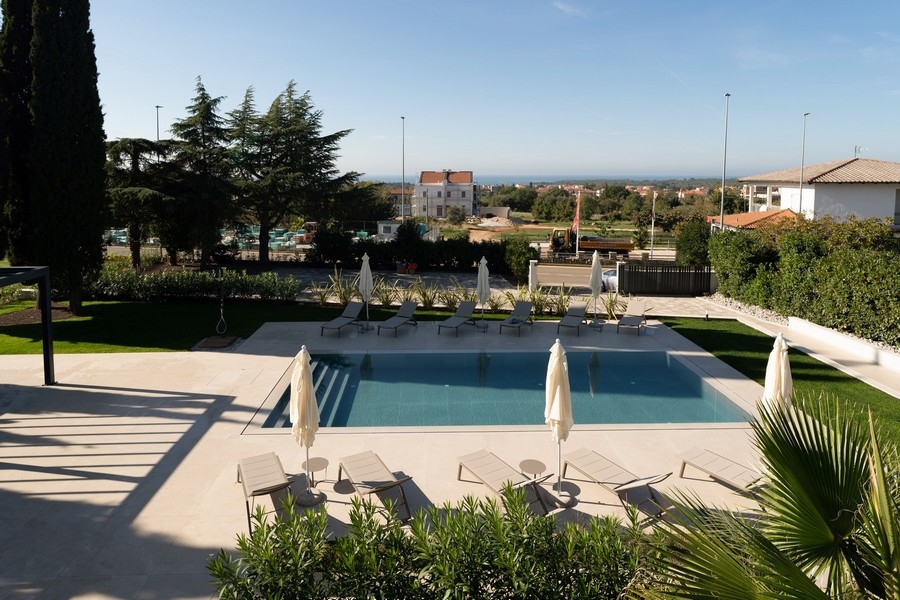 Luxuswohnung mit Swimmingpool und Meerblick in Istrien, Porec