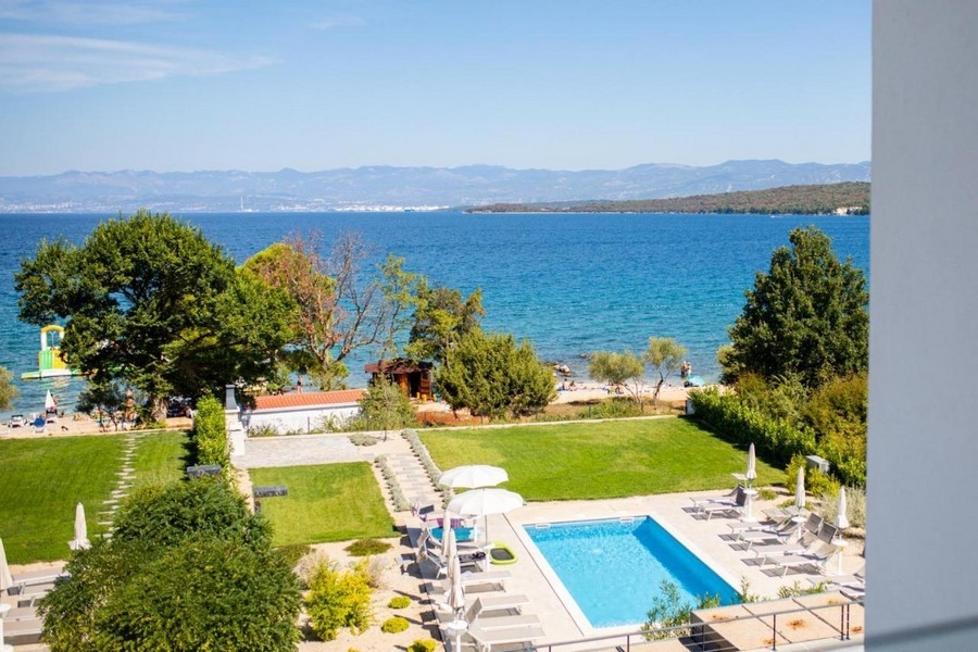 Immobilien Kroatien, Appartement am Meer - A3310 Panorama Scouting, Blick auf den Garten und das Meer