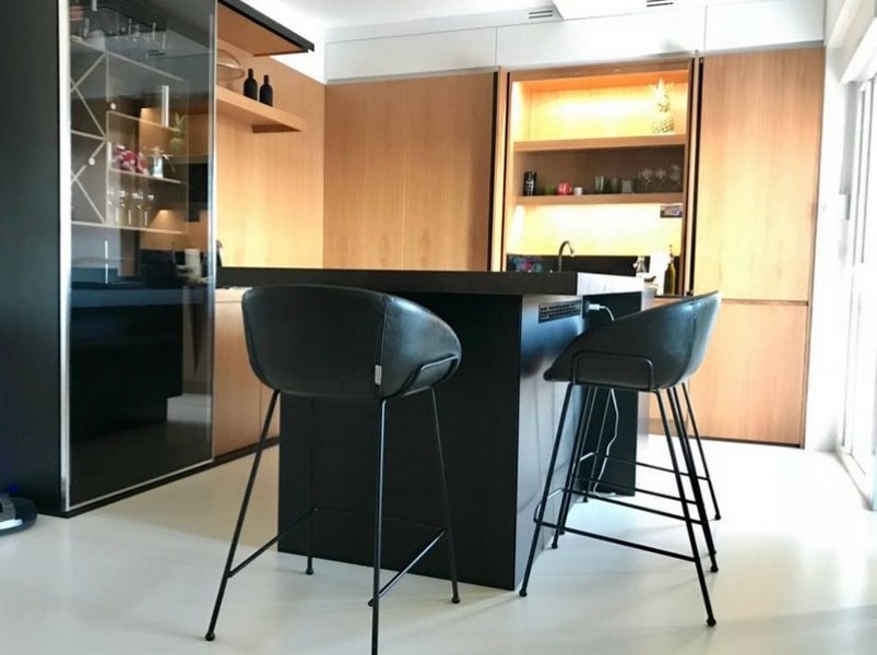 Immobilien Kroatien, Penthouse mit Meerblick in Zadar, A3311 Panorama Scouting - Moderne Küche mit Insel und Barhockern.