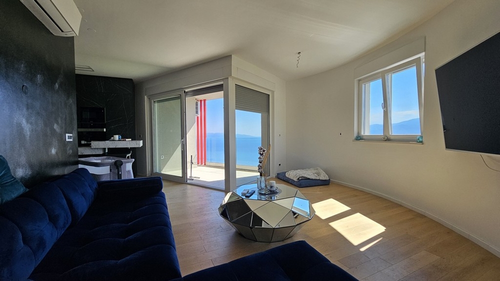 Modernes Wohnzimmer mit traumhaftem Meerblick der Wohnung A3365 in Kroatien.