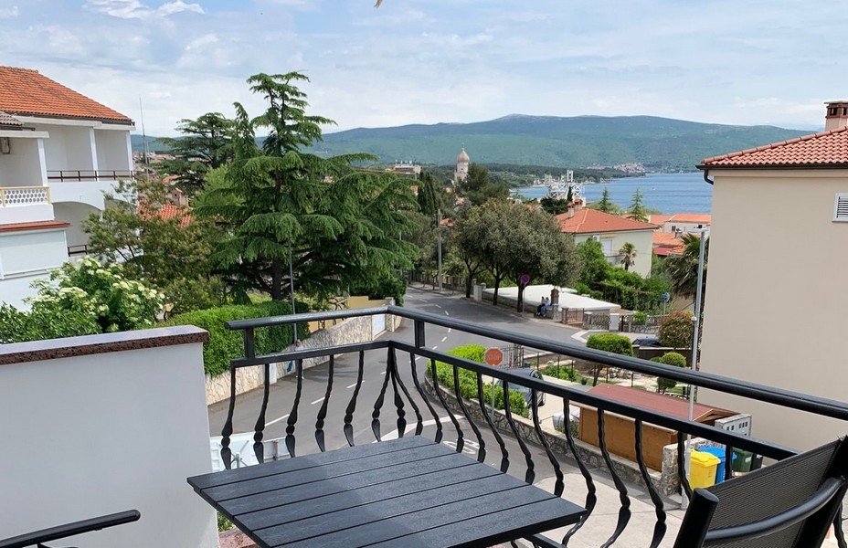 Terrasse mit Meerblick der Immobilie A3452 in Krk.