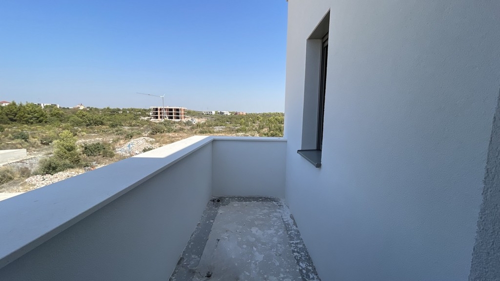 Balkon am Schlafzimmer des Penthouses A3577 in Vodice, Rohbauzustand.