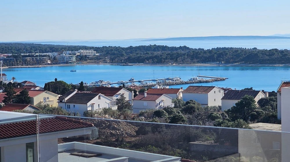 Panoramablick auf das Meer von der Immobilie A3586 in Kroatien.