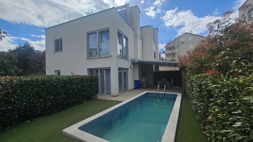 Wohnung mit Pool kaufen auf Krk in Kroatien - Panorama Scouting.