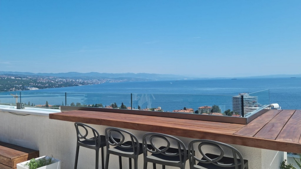 Panorama-Meerblick und Bar der Immobilie A3681 in Opatija.