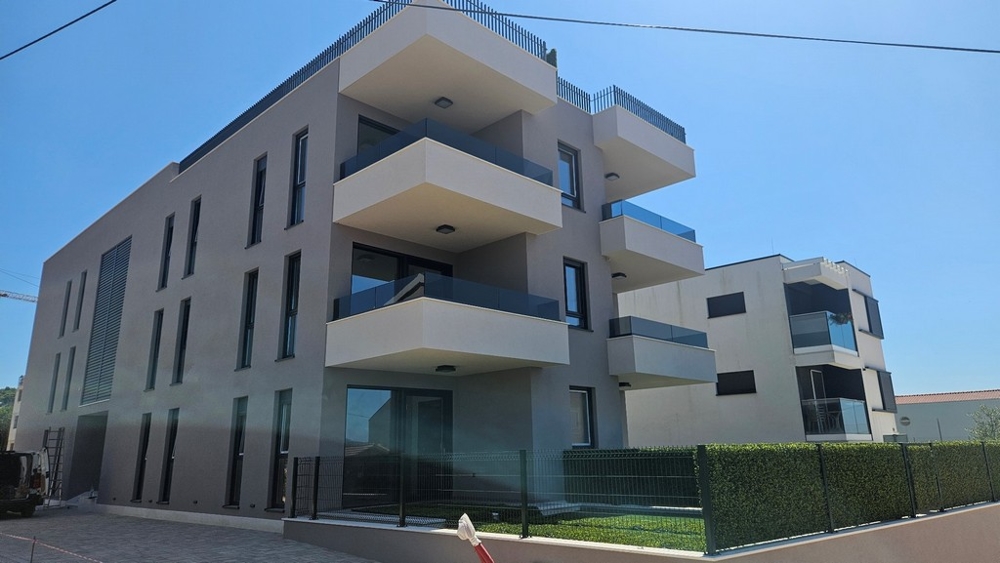 Neubauwohnungen nahe dem Meer bei Zadar, Dalmatien.