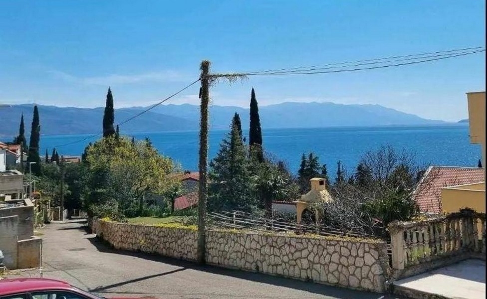 Erdgeschosswohnung nahe dem Meer kaufen Kroatien.