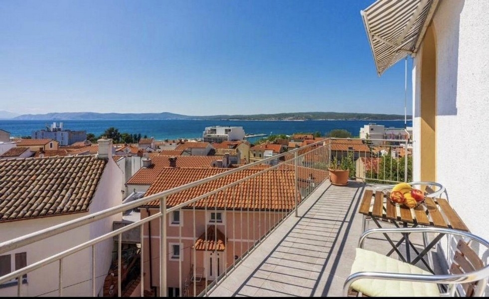 Wohnung mit Stadt- und Meerblick in Crikvenica, Kroatien.