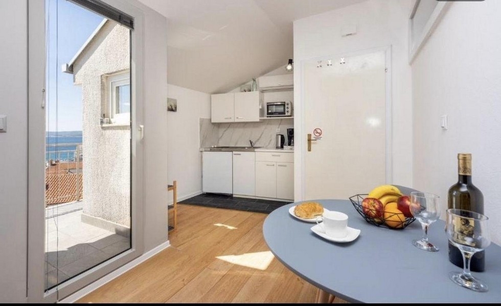 Kompakte und günstige Wohnung mit Meerblick zum Kauf in Crikvenica.