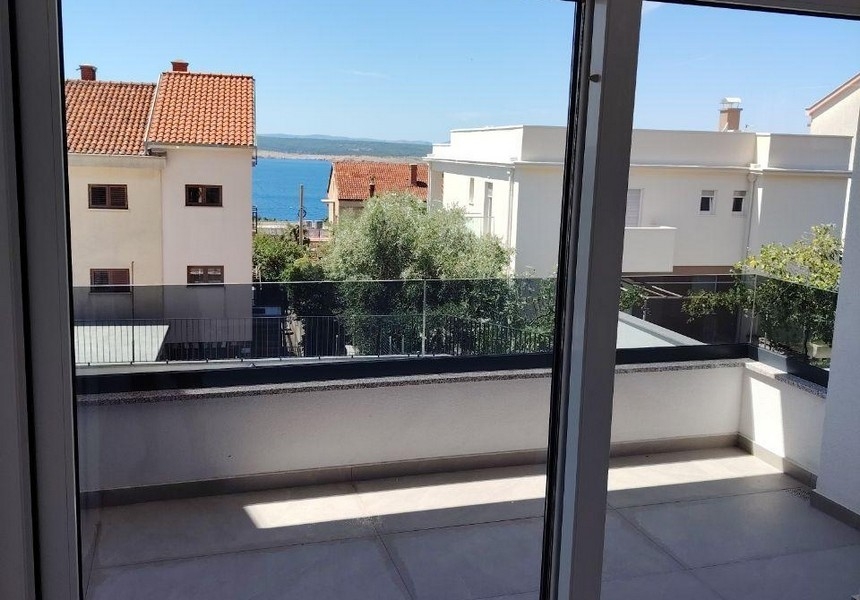 Meerblick der Wohnung A3756, die in Crikvenica zum Verkauf angeboten wird.