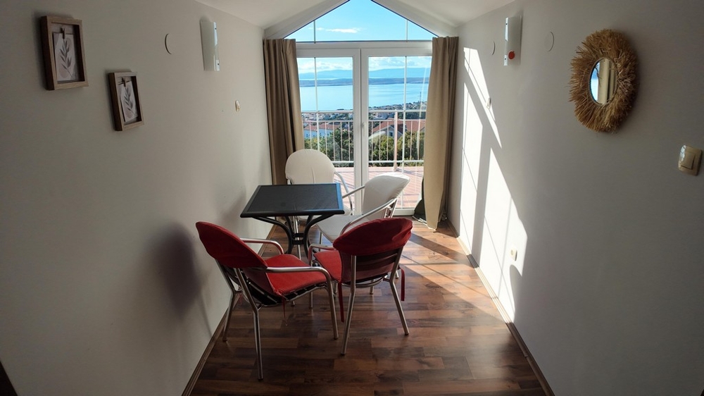 Meerblick der Wohnung A3765, die in Crikvenica zum Verkauf steht.