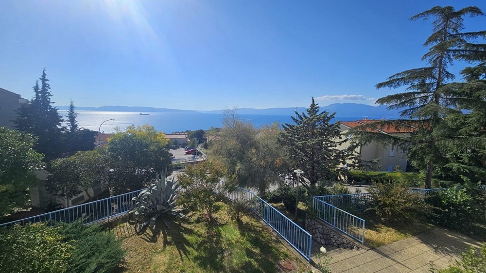 Meerblick der Wohnung A3768, die bei Rijeka in Kroatien zum Kauf steht.