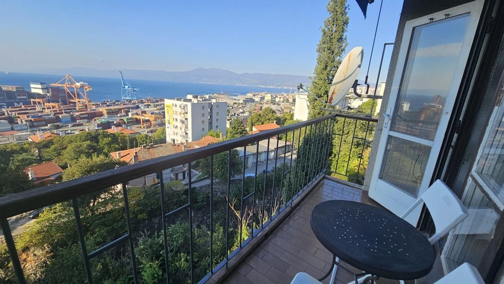 Balkon mit Meerblick - Immobilie A3774 in Rijeka, Kroatien.