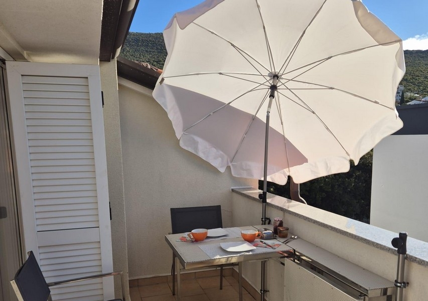 Dachgeschosswohnung zum Verkauf.