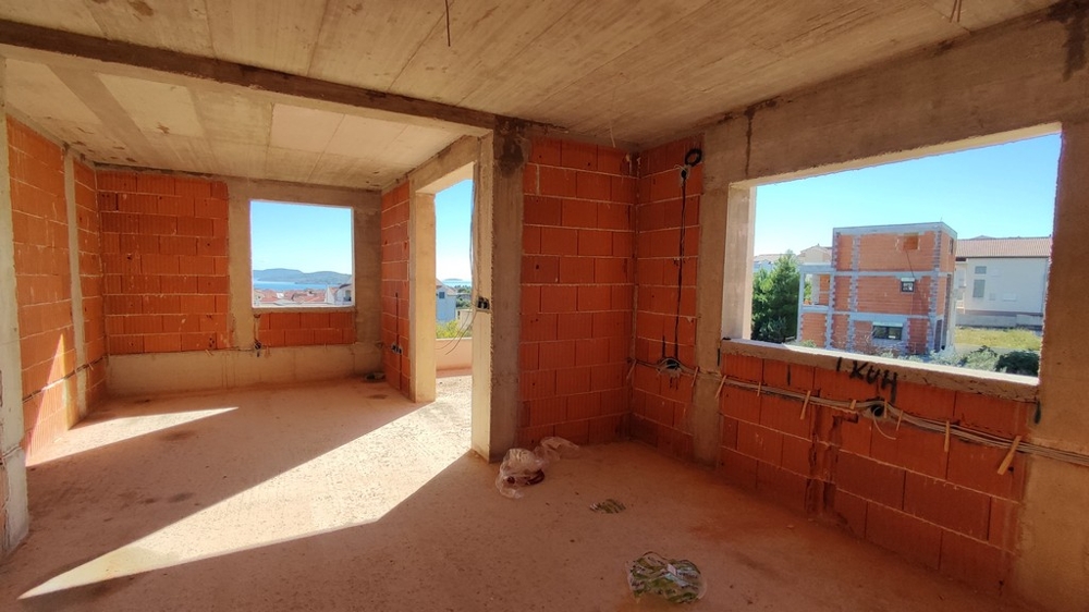 Rohbau der Immobilie A3817 in Vodice, Kroatien.