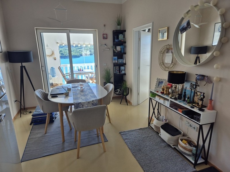 Essbereich und Blick auf das Meer