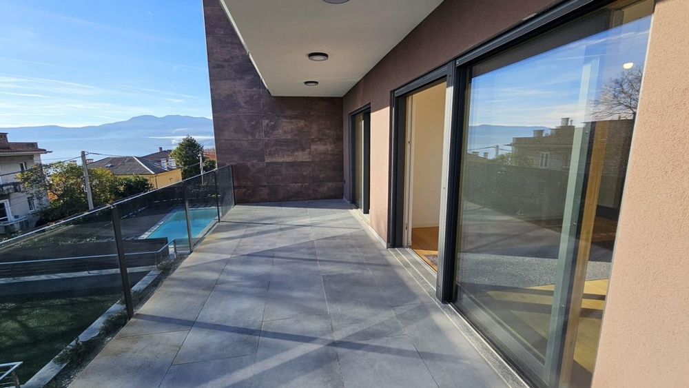 Terrasse der Immobilie A3829 in Rijeka, Kroatien.