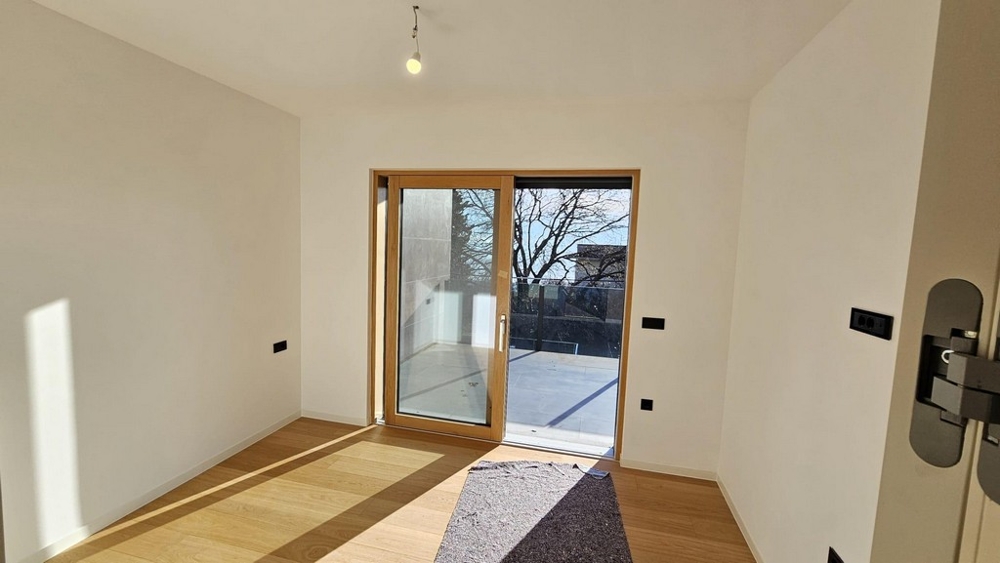 Zimmer mit Zugang zur Terrasse