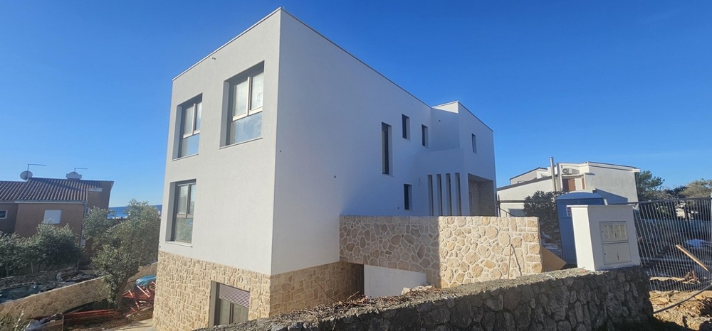 Neubau Wohnhaus mit moderner Architektur in Krk