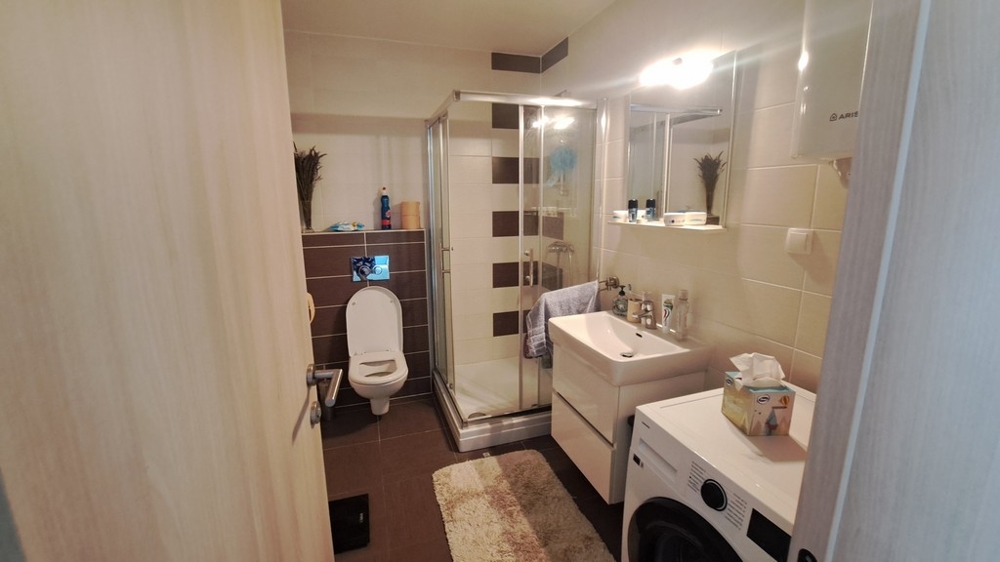 Badezimmer mit Dusche