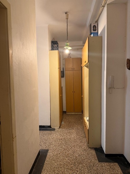 Flur mit Einbauschränken