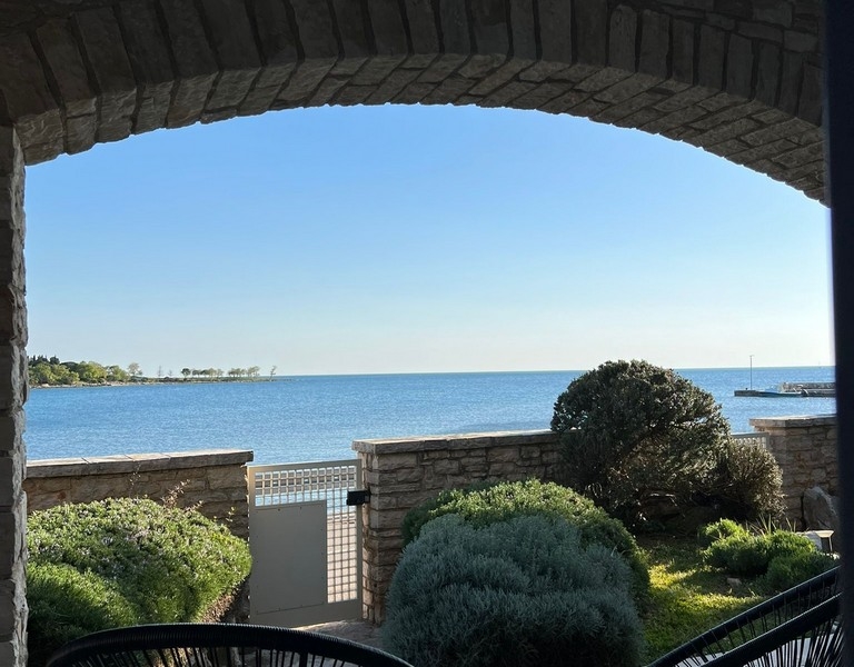 Maisonettewohnung in der 1. Reihe zum Meer kaufen bei Umag in Kroatien.