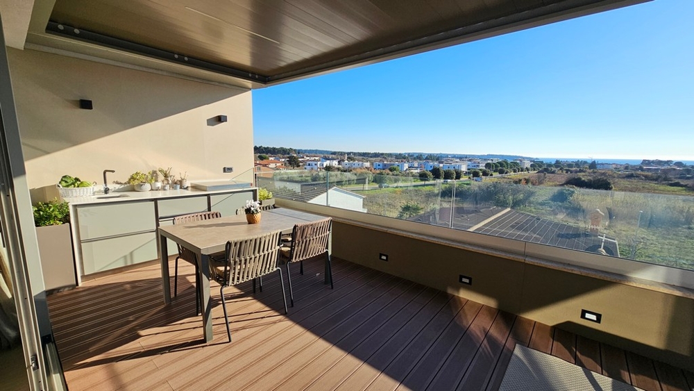 Modernes Appartement mit Meerblick kaufen in Novigrad, Istrien.