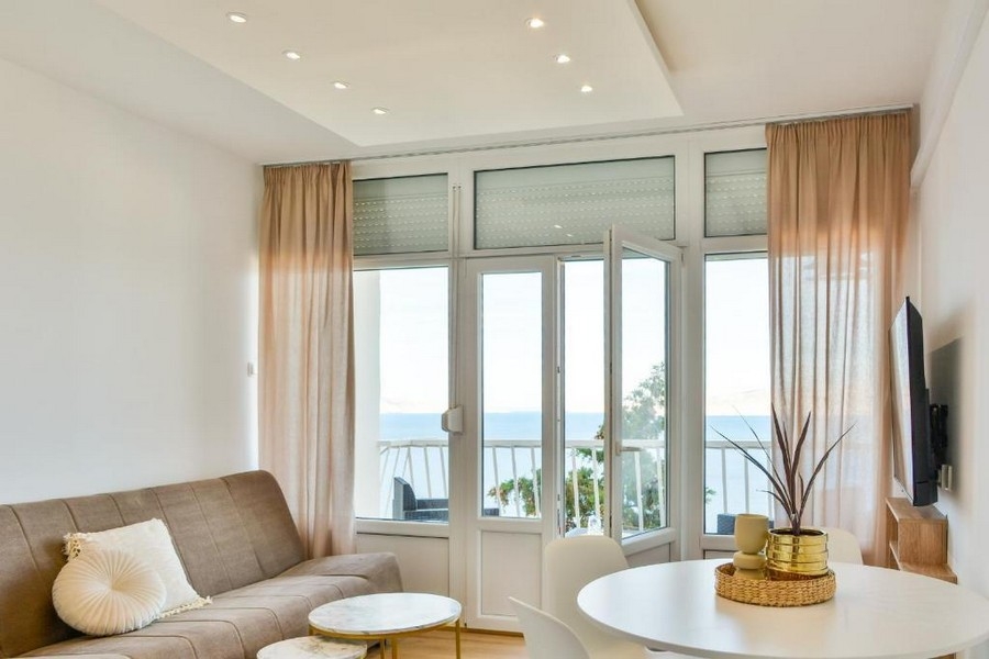 Wohnbereich mit Balkon und Meerblick in Senj, Kroatien