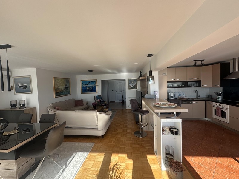 Möblierte Wohnung kaufen in Crikvenica, Kroatien.