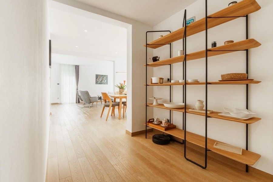 Offener Wohnbereich mit Regal Wohnung Split