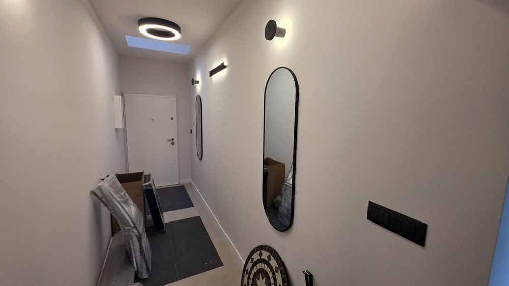 Modernes Badezimmer mit Dusche