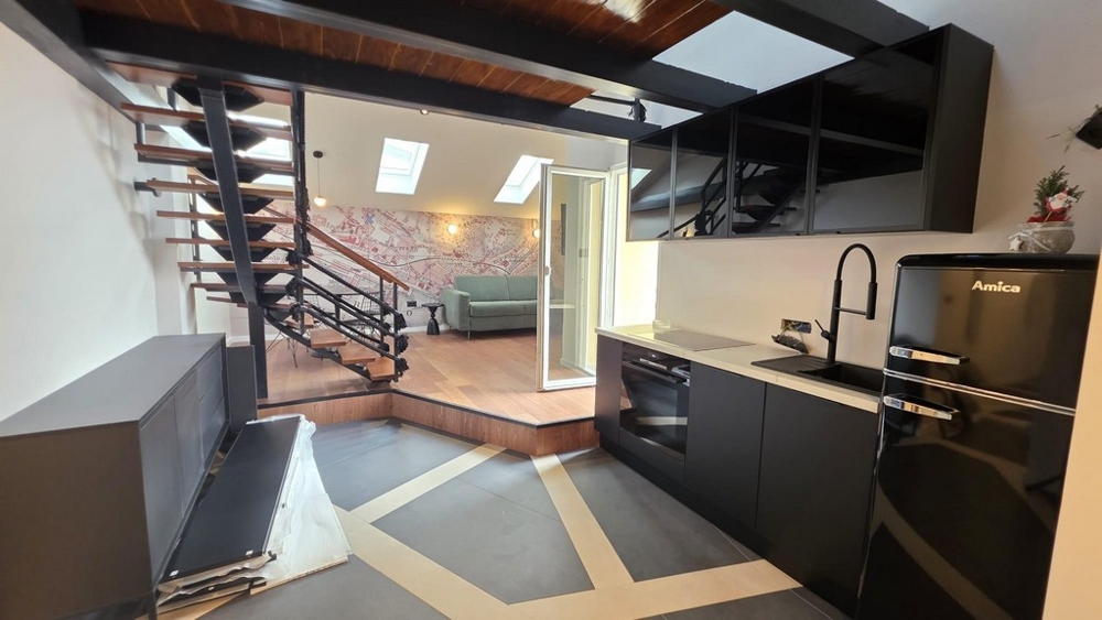 Moderner Küchenbereich des Apartments A3899 in Rijeka, Kroatien - Panorama Scouting.