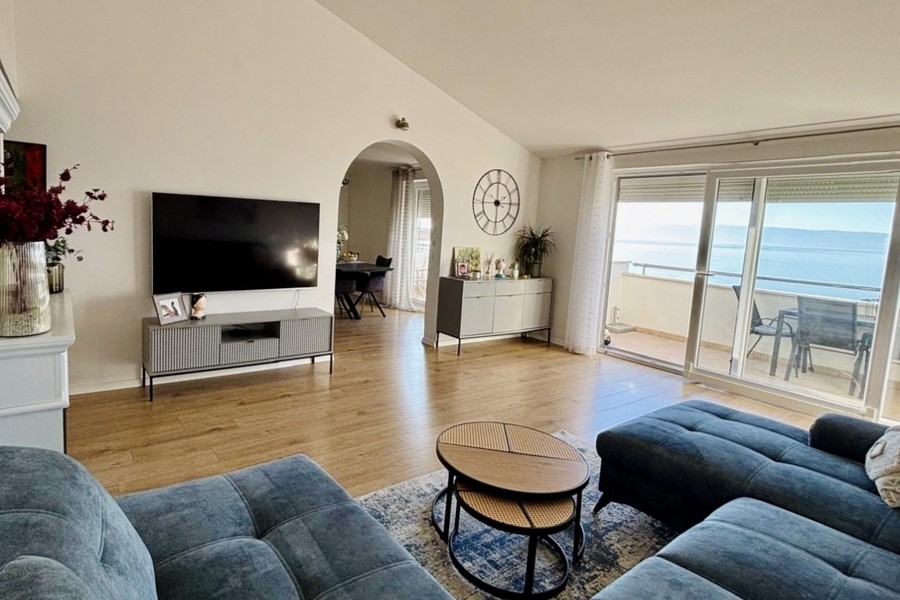 Helle Wohnung kaufen Kroatien - mit Meerblick.